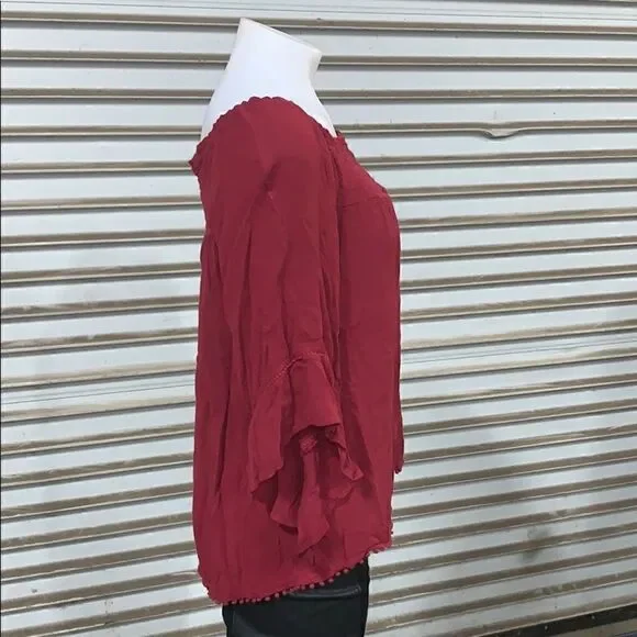 American Rag super cute red top with bell sleeves - Picture 5 of 8